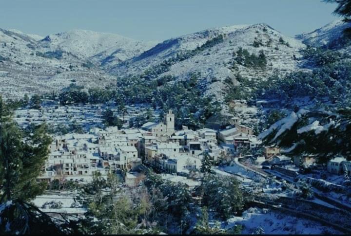 alojamiento rural EL METGE Penàguila Exterior foto